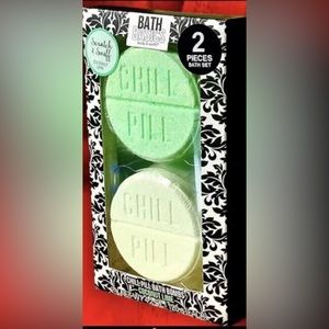 2 Piece Body & Earth Chill Pill Bath🛁Bombs💣Coconut/Lime Bath🛁Gift🎁Set
